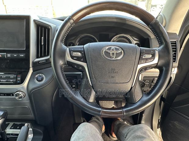Toyota Land Cruiser 2020 White