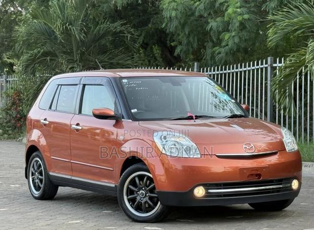 Mazda Verisa 2008 Orange