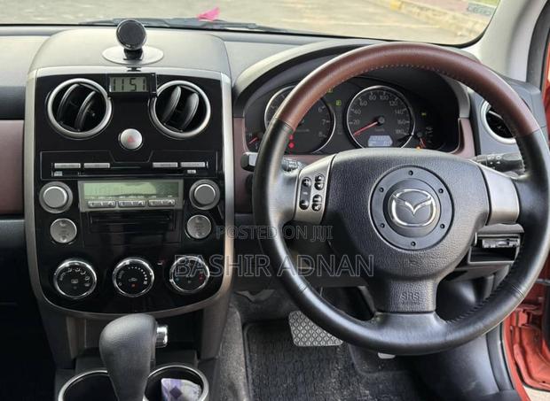Mazda Verisa 2008 Orange