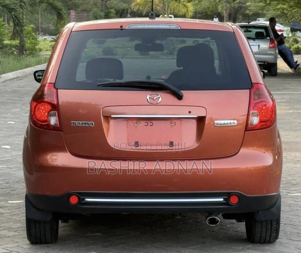 Mazda Verisa 2008 Orange
