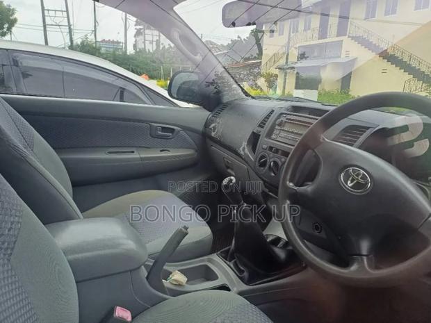 Toyota Hilux 2012 Red