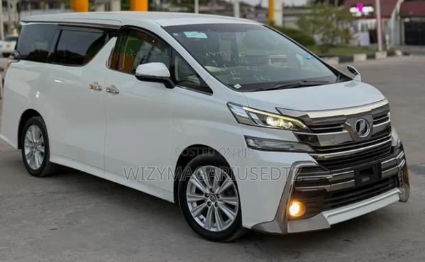 Toyota Vellfire 2016 White