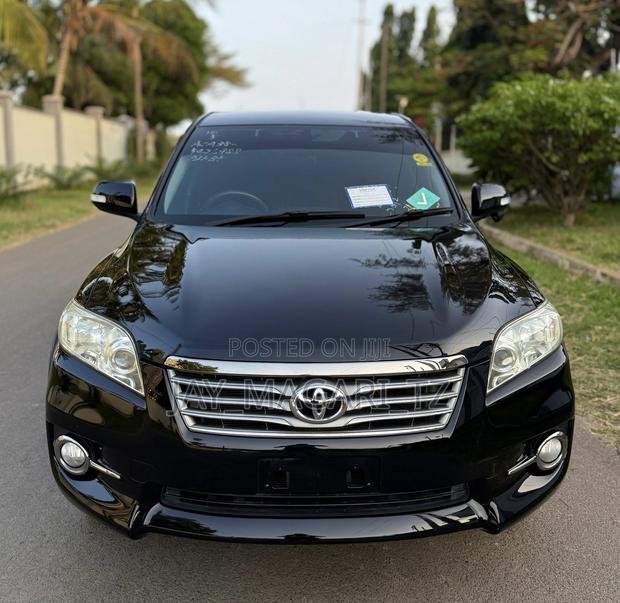 Toyota Vanguard 2012 Black