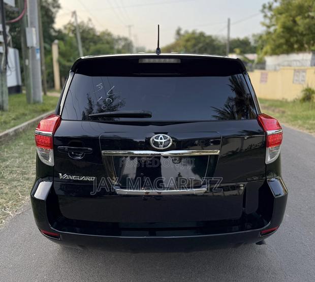 Toyota Vanguard 2012 Black