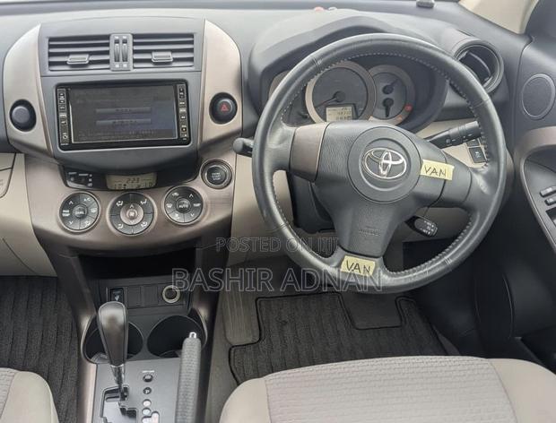 Toyota Vanguard 2007 Silver
