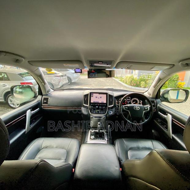 Toyota Land Cruiser 4.6 V8 AX G Selection 2018 Gold