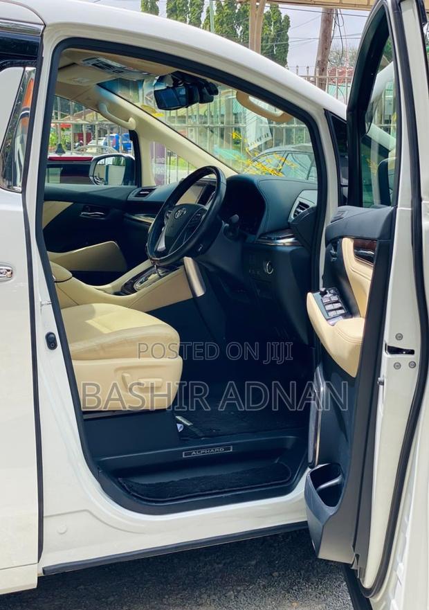 Toyota Alphard 3.5 Petrol FWD 2016 White