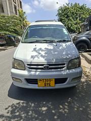 Toyota Noah 2005 White for sale