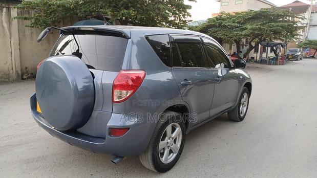 Toyota RAV4 2008 Blue