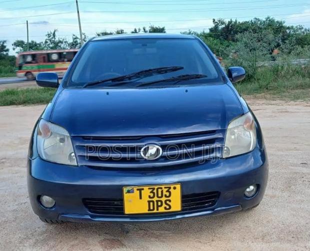 Toyota IST 2006 Blue
