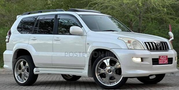 Toyota Land Cruiser Prado 2006 White