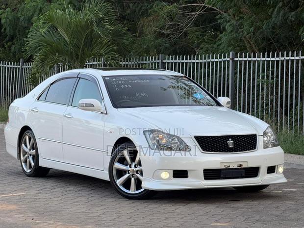 Toyota Crown 2006 White