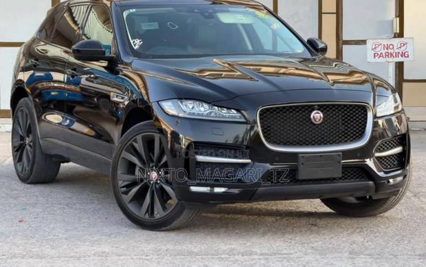 Jaguar F-Pace 2017 Black
