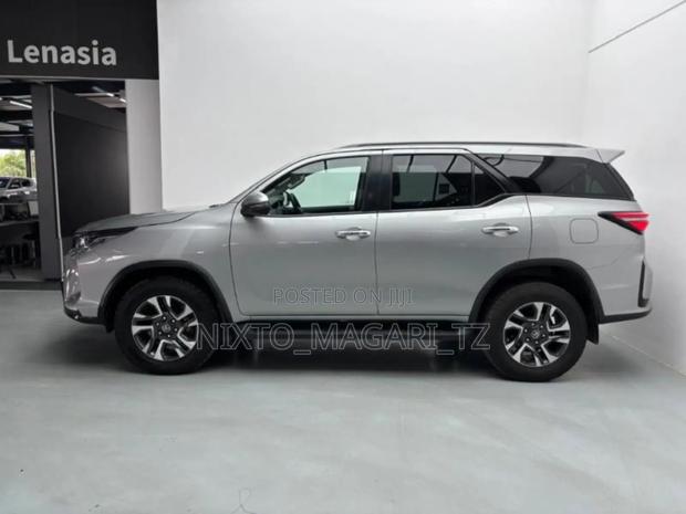 New Toyota Fortuner 2024 Silver