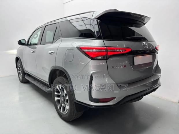 New Toyota Fortuner 2024 Silver