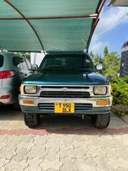 Toyota Hilux 2010 Green for sale
