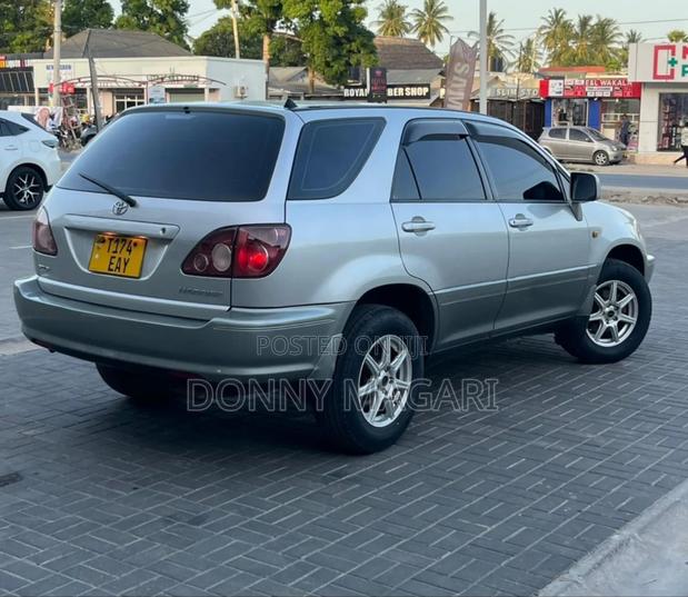 Toyota Harrier 2.2 16V 2001 Silver