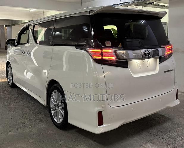 Toyota Vellfire 2015 White