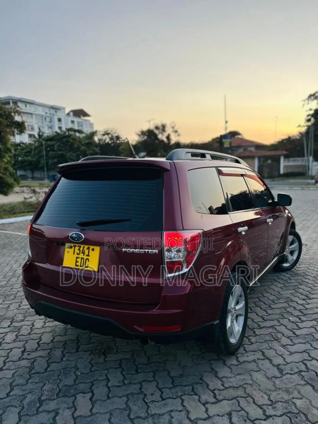 Subaru Forester 2.0D X 2010 Maroon