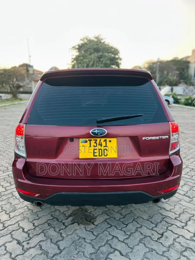 Subaru Forester 2.0D X 2010 Maroon