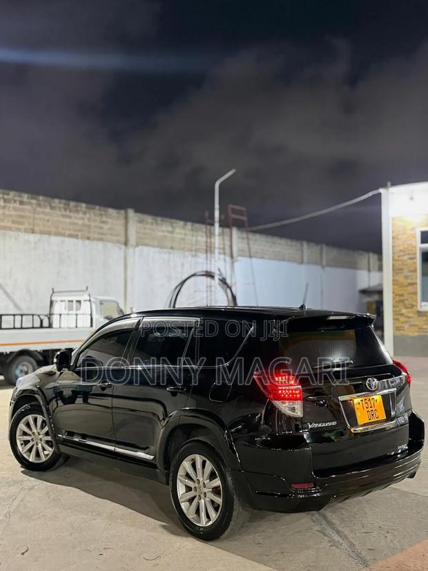 Toyota Vanguard 2012 Black
