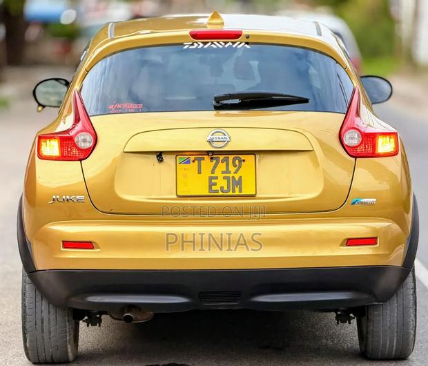 Nissan Juke 2012 Yellow