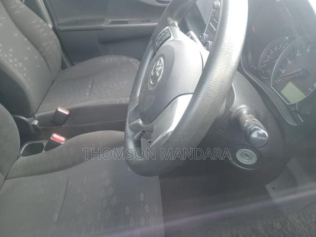 Toyota Ractis 2011 Blue