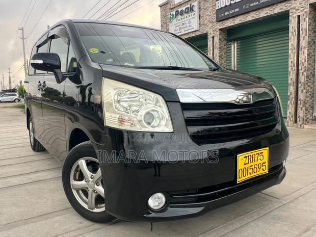 Toyota Noah 2008 Black