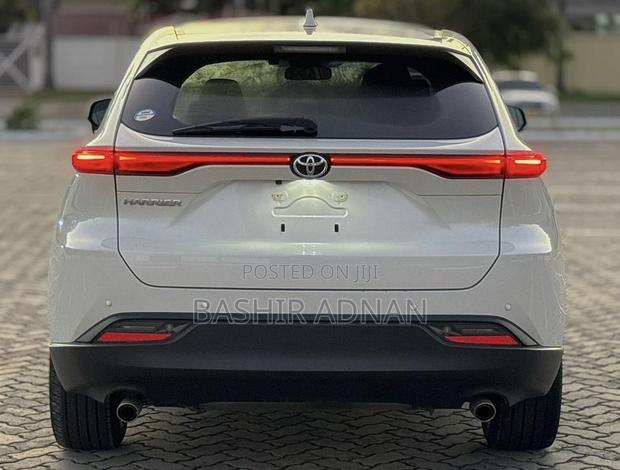 Toyota Harrier 2022 White
