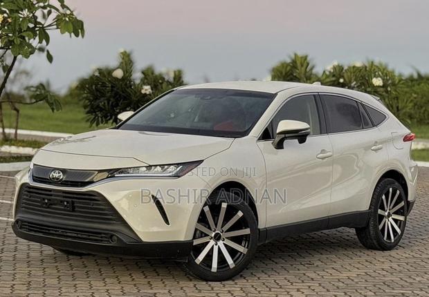 Toyota Harrier 2022 White