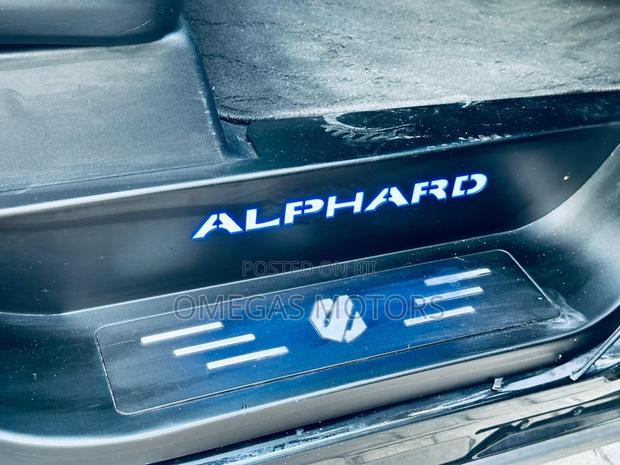 Toyota Alphard 2.5 Petrol FWD 2016 Black