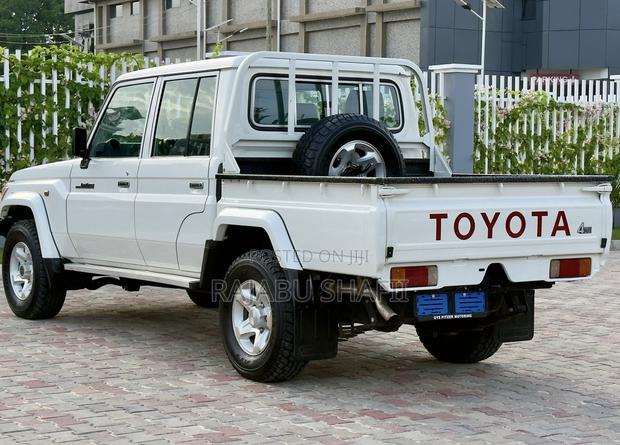 Toyota Land Cruiser 79 Series 2022 White