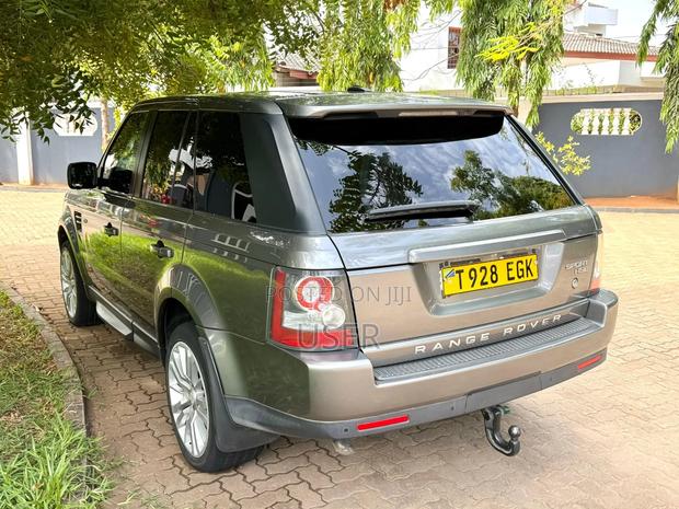 Land Rover Range Rover Sport 2010 Gray