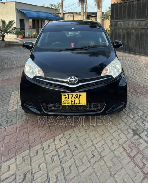 Toyota Ractis 2011 Black