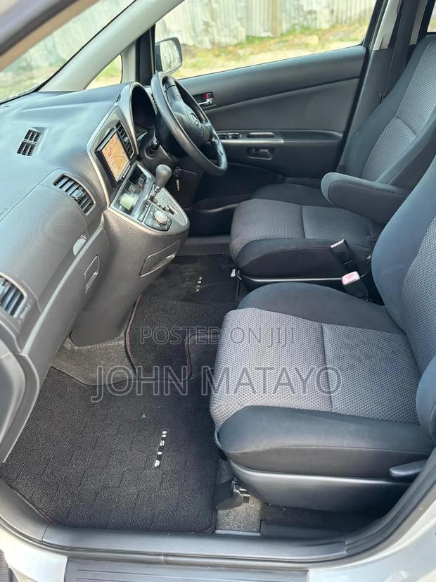 Toyota Wish 2006 Silver