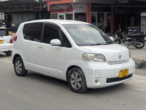 Toyota Porte 1.5 AWD 2005 White