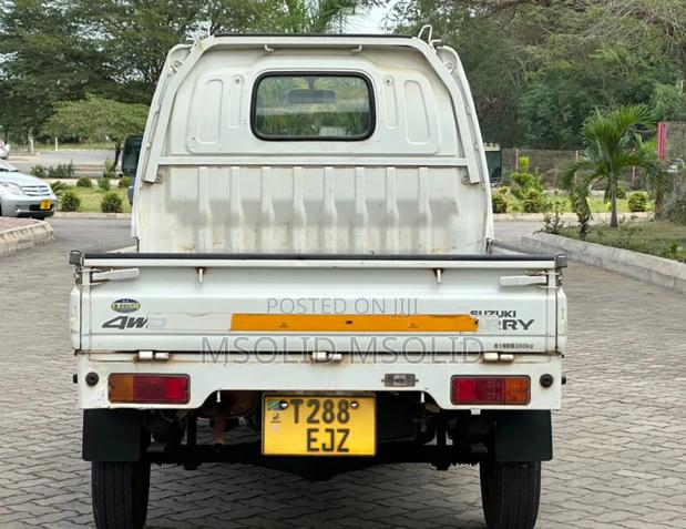 Suzuki Super Carry 2004 White