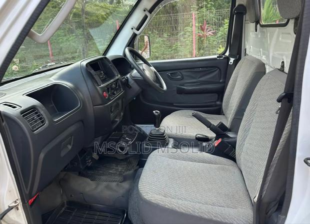 Suzuki Super Carry 2004 White