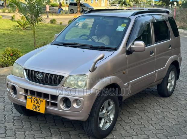 Toyota Cami 2005 Gold