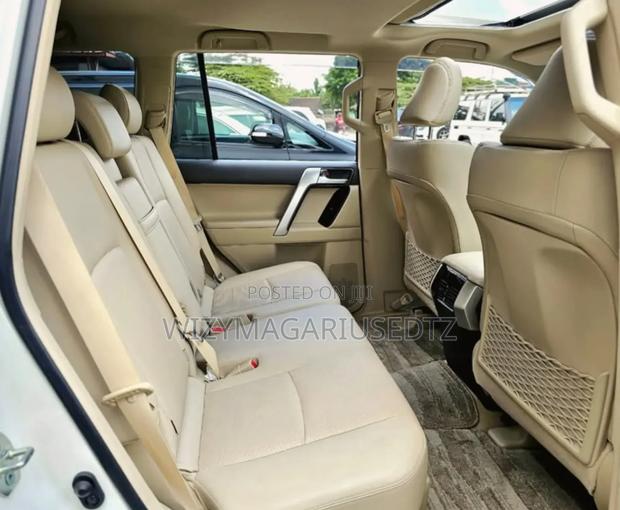 Toyota Land Cruiser Prado 2.8 2023 White