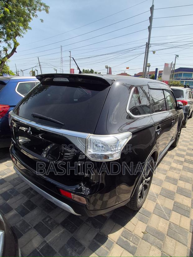 Mitsubishi Outlander 2015 Black