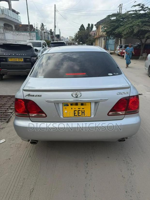 Toyota Crown 2006 Silver