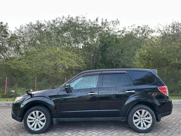Subaru Forester 2010 Black