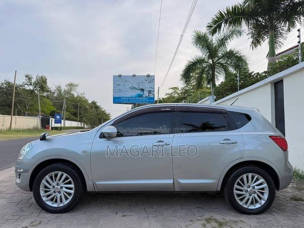 Nissan Dualis 2010 Silver
