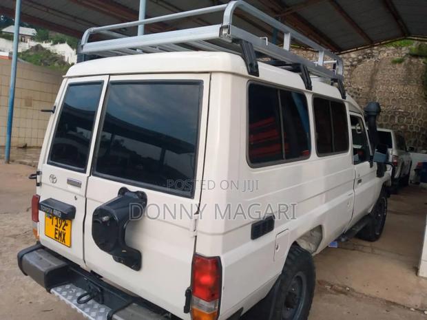 Toyota Land Cruiser 2017 White