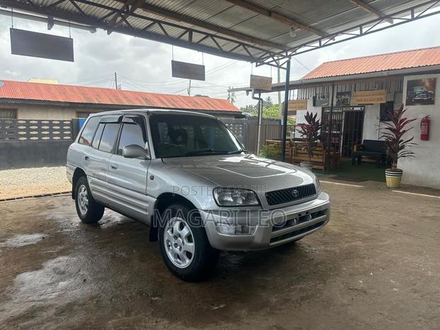 Toyota RAV4 1999 Silver