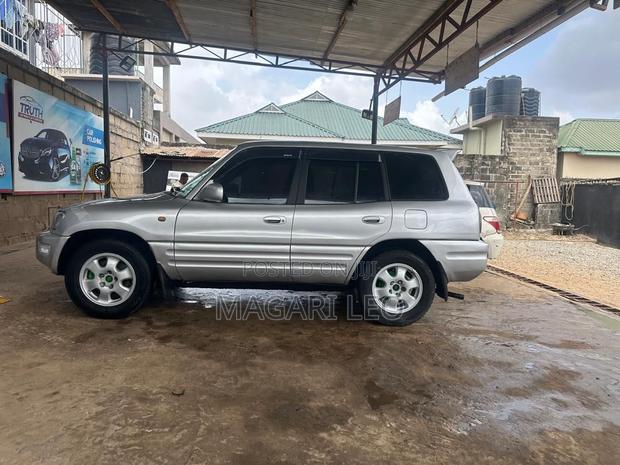 Toyota RAV4 1999 Silver