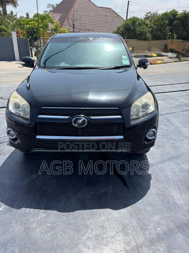 Toyota RAV4 2011 Black