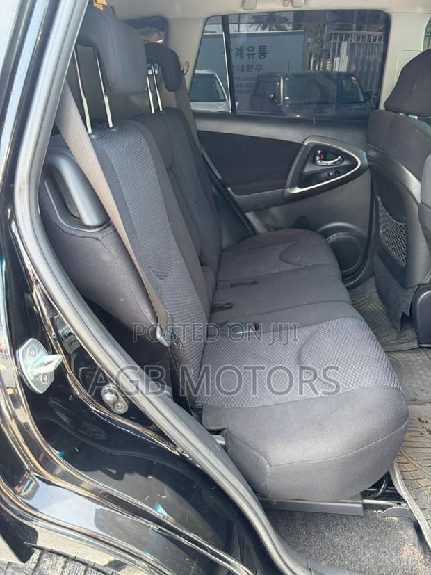 Toyota RAV4 2011 Black