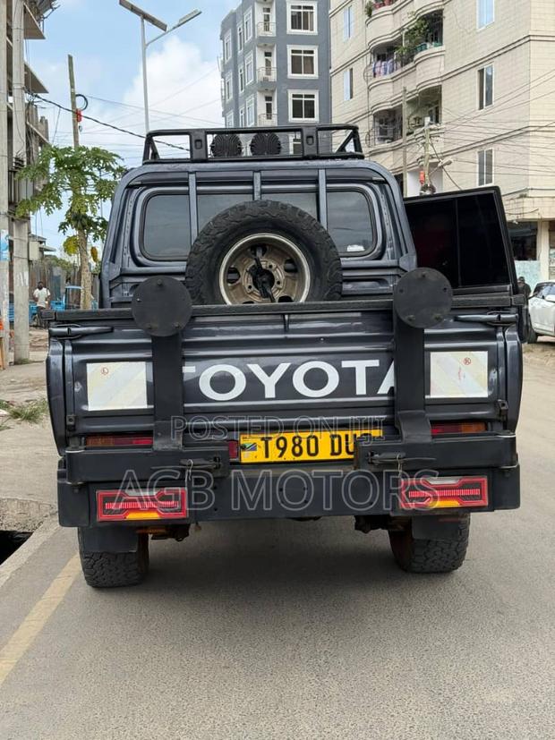 Toyota Land Cruiser 79 Series 2017 Gray